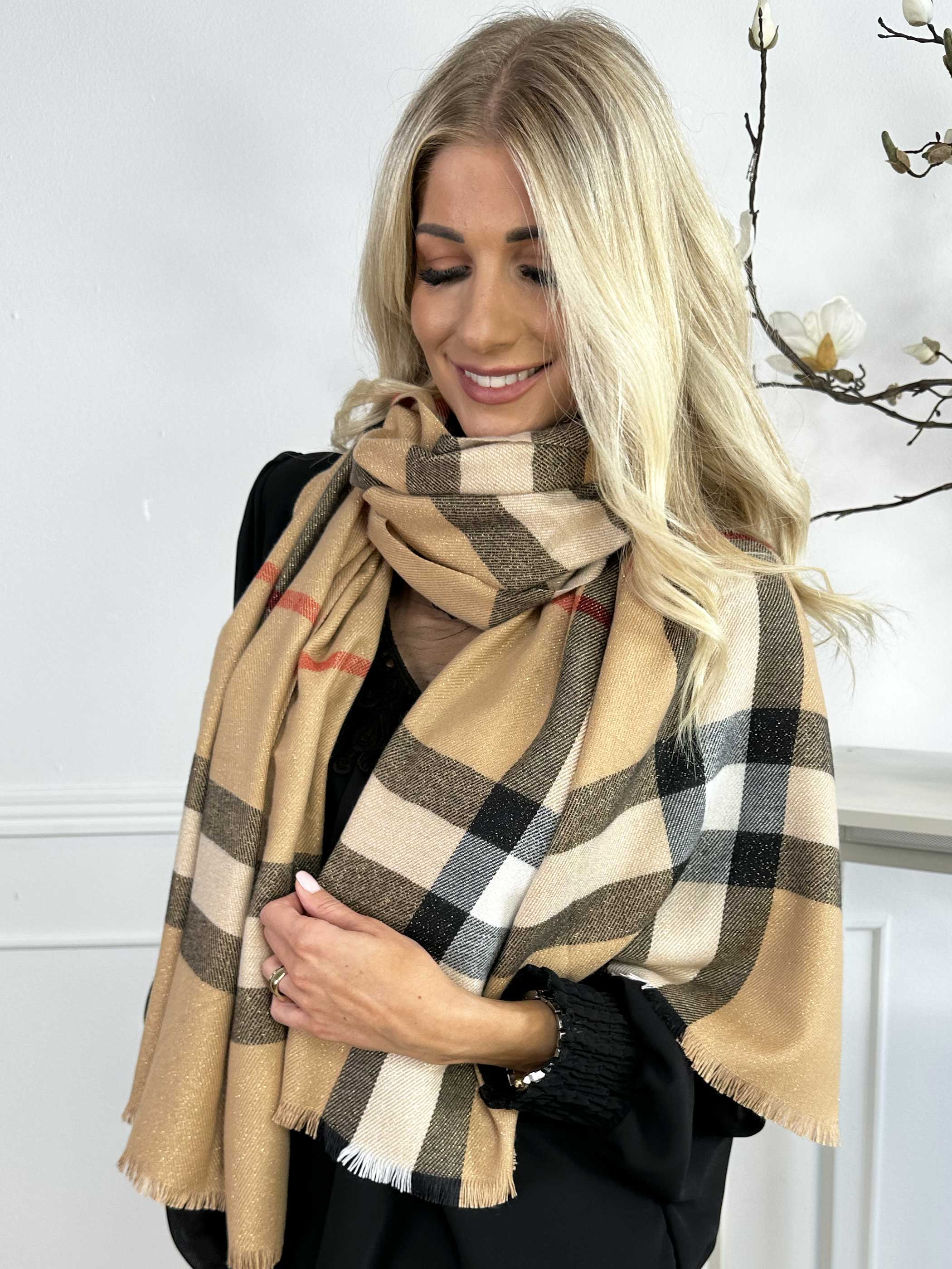 Tatyana - Blødt ternet tørklæde med glimmertråde